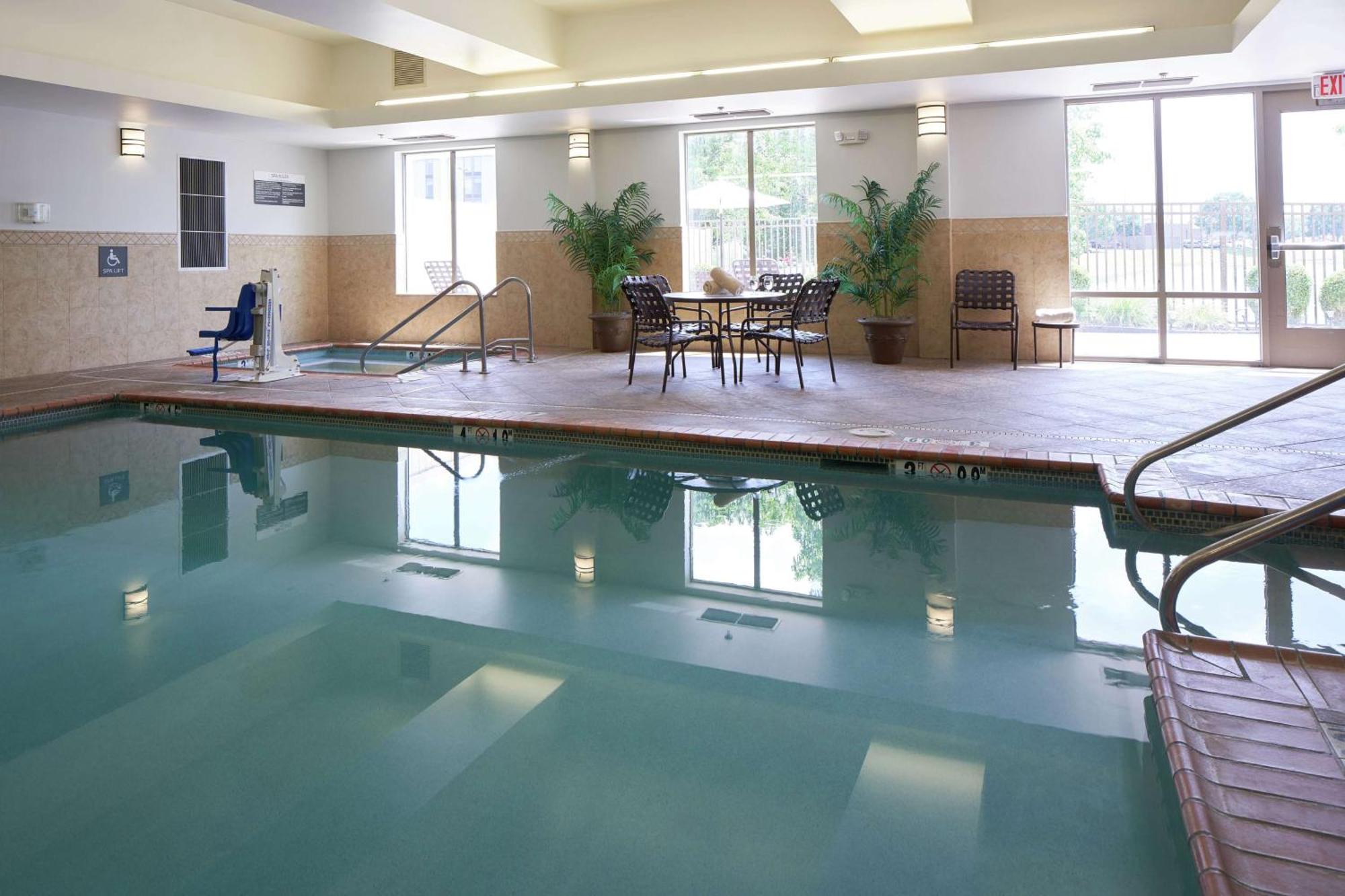 Hilton Garden Hotel 3*